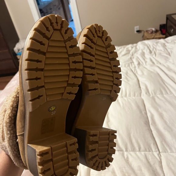 Womens Fur boots!! 👢👢 - Picture 5 of 5